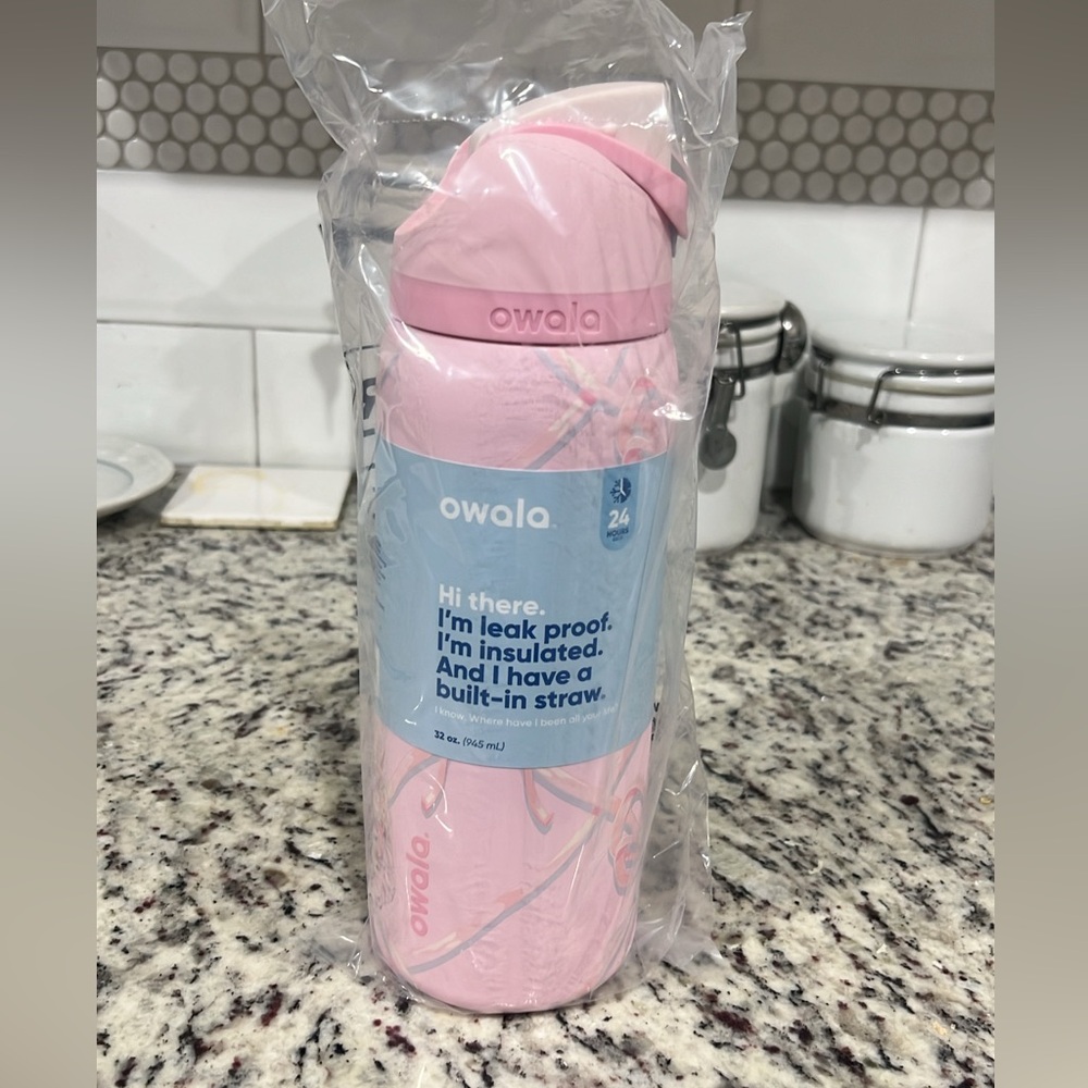 NWT! Owala 32oz FreeSip - Sugar Plum Fairy 🎀 - Holiday Collection 2025